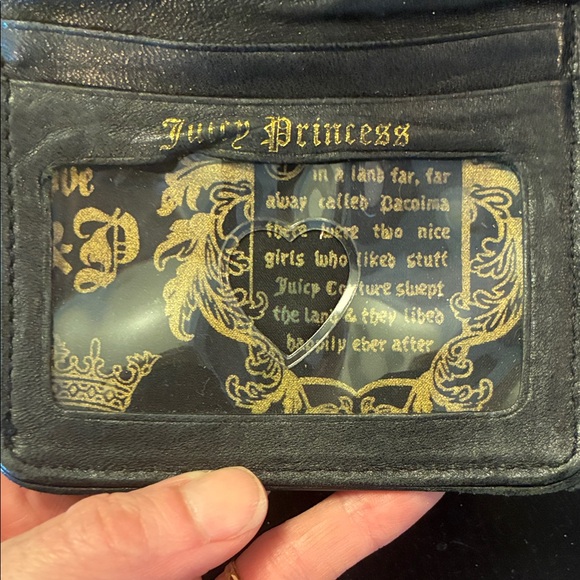 Vintage Juicy Couture Black Wallet with Gold Emblem - Picture 4 of 5